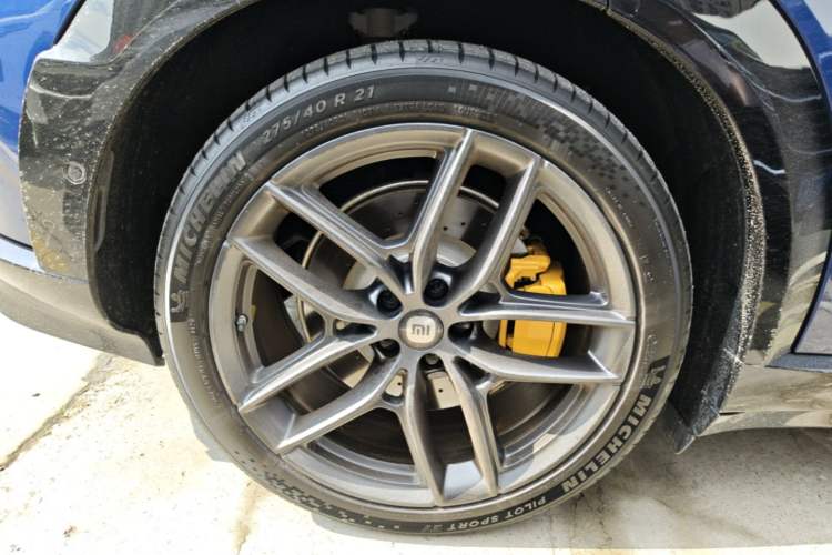 Used Xiaomi Auto YU7 2025 Ultra-Long Range High-Performance All-Wheel-Drive Max Edition Right Rear Wheel Hub