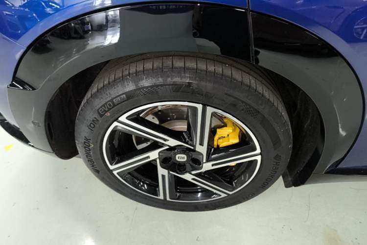 Used Xiaomi Auto YU7 2025 Ultra-Long Range High-Performance All-Wheel-Drive Max Edition Right Rear Wheel Hub