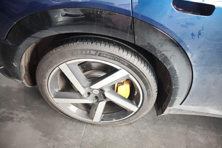 Used Xiaomi Auto YU7 2025 Ultra-Long Range High-Performance All-Wheel-Drive Max Edition Right Rear Wheel Hub