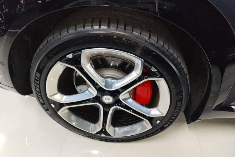 Used Xiaomi Auto YU7 2025 Ultra-Long Range High-Performance All-Wheel-Drive Max Edition Right Rear Wheel Hub
