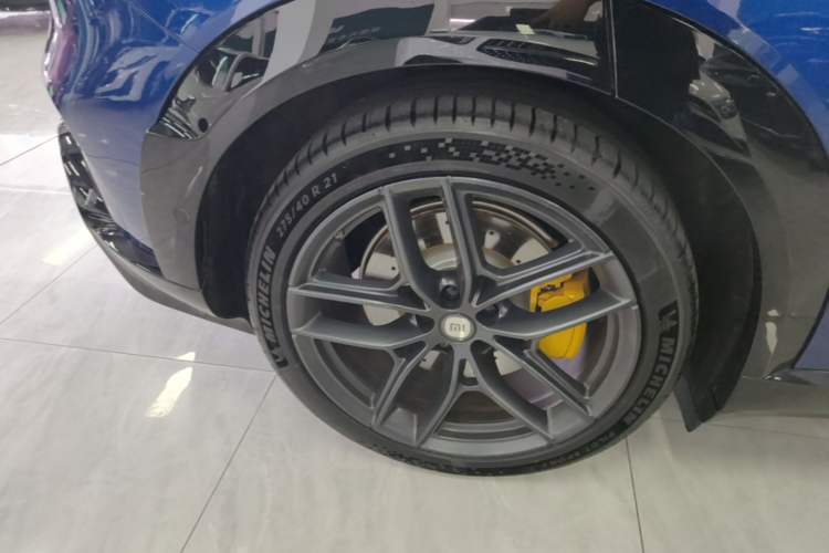 Used Xiaomi Auto YU7 2025 Ultra-Long Range High-Performance All-Wheel-Drive Max Edition Right Rear Wheel Hub