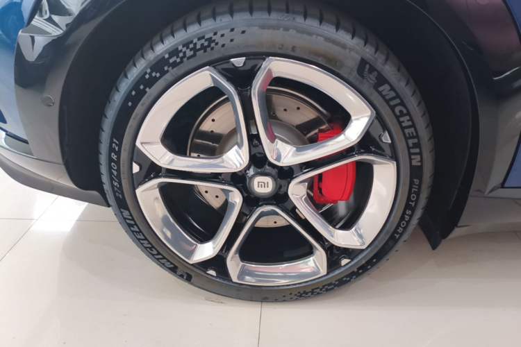 Used Xiaomi Auto YU7 2025 Ultra-Long Range High-Performance All-Wheel-Drive Max Edition Right Rear Wheel Hub