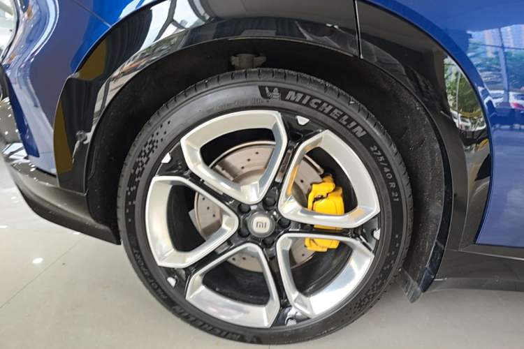 Used Xiaomi Auto YU7 2025 Ultra-Long Range High-Performance All-Wheel-Drive Max Edition Right Rear Wheel Hub