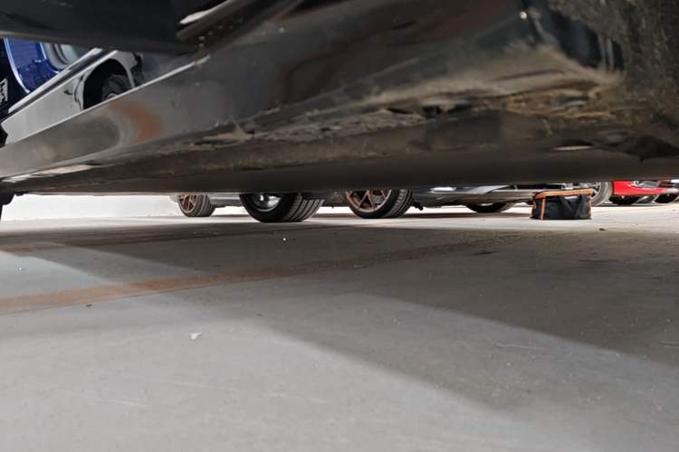 Used Xiaomi Auto YU7 2025 Ultra-Long Range High-Performance All-Wheel-Drive Max Edition Right Side Sill
