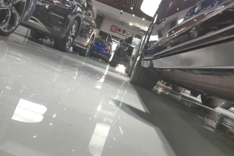 Used Xiaomi Auto YU7 2025 Ultra-Long Range High-Performance All-Wheel-Drive Max Edition Right Side Sill