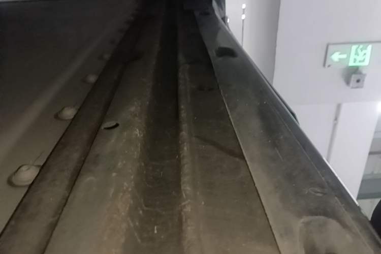 Used Xiaomi Auto YU7 2025 Ultra-Long Range High-Performance All-Wheel-Drive Max Edition Right Side Sill