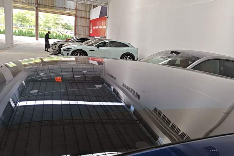 Used Xiaomi Auto YU7 2025 Ultra-Long Range High-Performance All-Wheel-Drive Max Edition Roof