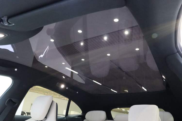 Used Xiaomi Auto YU7 2025 Ultra-Long Range Rear-Wheel Drive Version Roof