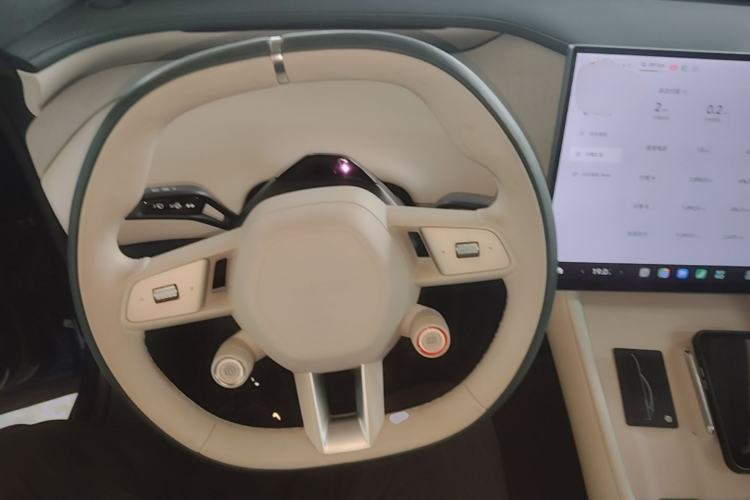 Used Xiaomi Auto YU7 2025 Ultra-Long Range High-Performance All-Wheel-Drive Max Edition Steering Wheel