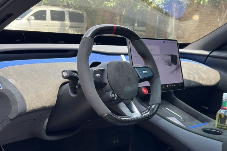 Used Xiaomi Auto YU7 2025 Ultra-Long Range High-Performance All-Wheel-Drive Max Edition Steering Wheel