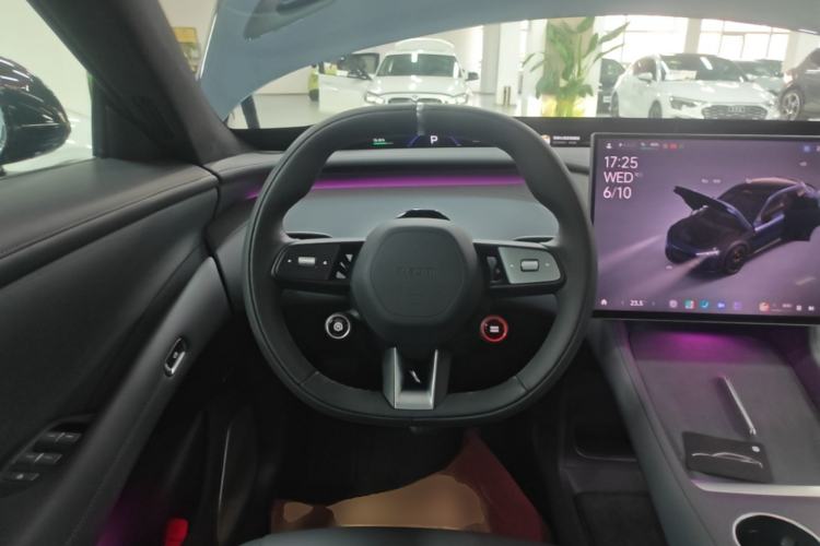 Used Xiaomi Auto YU7 2025 Ultra-Long Range High-Performance All-Wheel-Drive Max Edition Steering Wheel