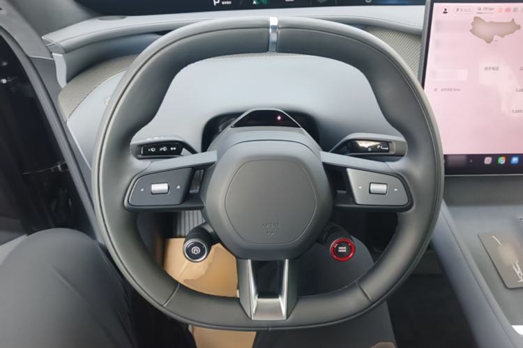 Used Xiaomi Auto YU7 2025 Ultra-Long Range High-Performance All-Wheel-Drive Max Edition Steering Wheel
