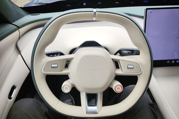 Used Xiaomi Auto YU7 2025 Ultra-Long Range High-Performance All-Wheel-Drive Max Edition Steering Wheel