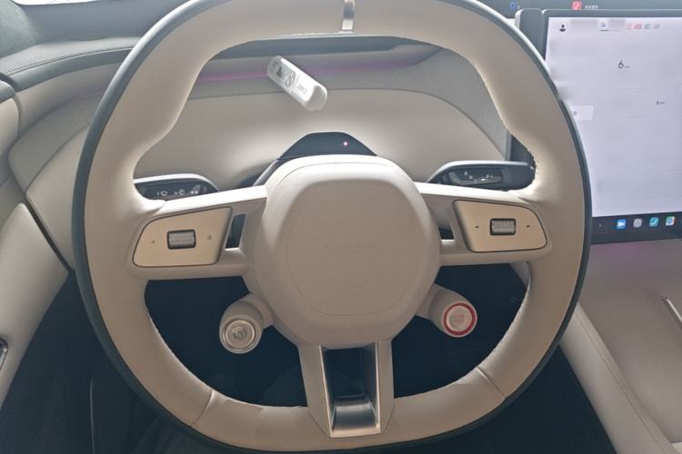 Used Xiaomi Auto YU7 2025 Ultra-Long Range High-Performance All-Wheel-Drive Max Edition Steering Wheel