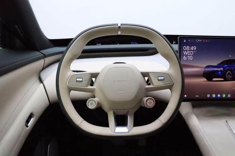 Used Xiaomi Auto YU7 2025 Ultra-Long Range Rear-Wheel Drive Version Steering Wheel