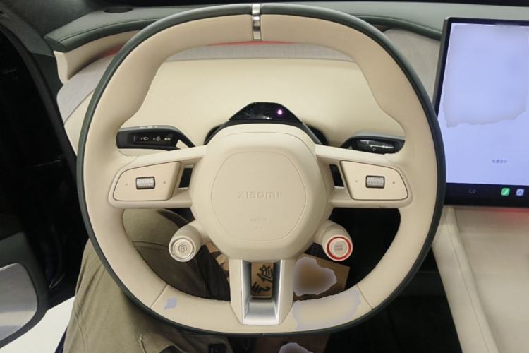 Used Xiaomi Auto YU7 2025 Ultra-Long Range High-Performance All-Wheel-Drive Max Edition Steering Wheel