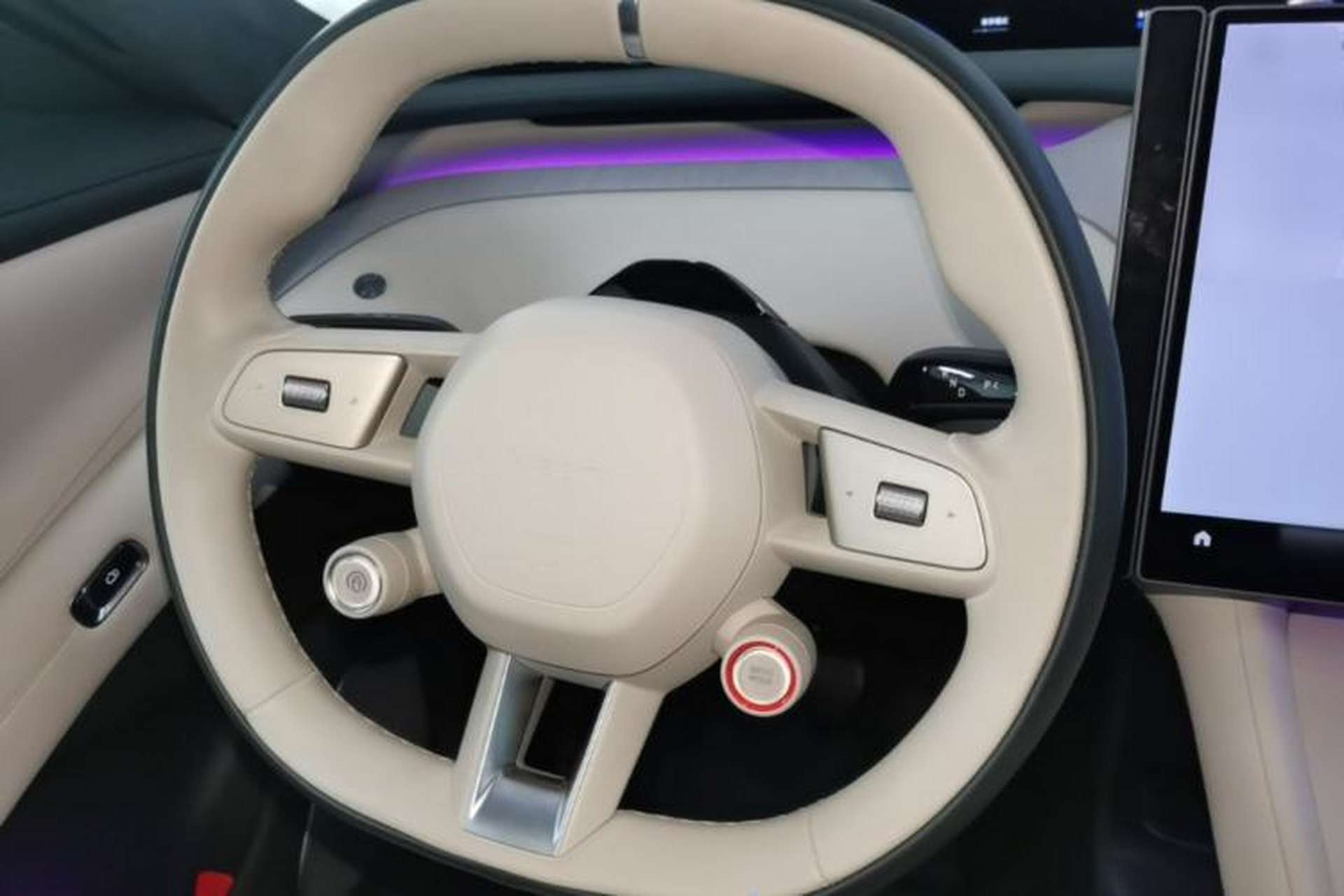 Used Xiaomi Auto YU7 2025 Ultra-Long Range High-Performance All-Wheel-Drive Max Edition Steering Wheel