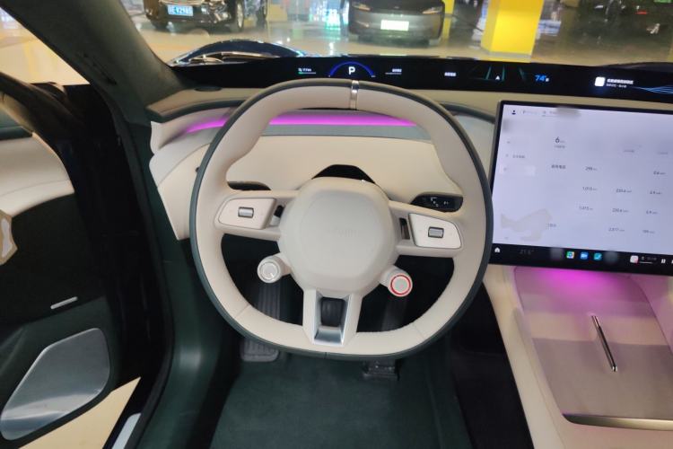 Used Xiaomi Auto YU7 2025 Ultra-Long Range High-Performance All-Wheel-Drive Max Edition Steering Wheel