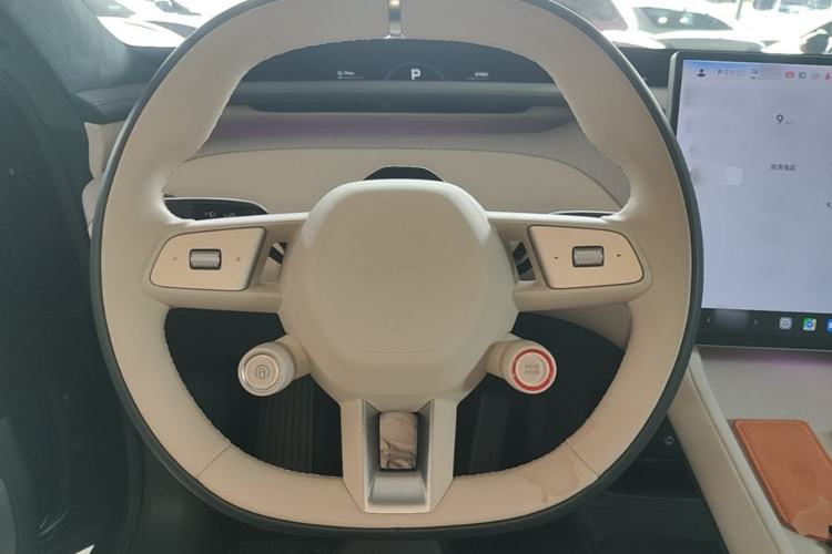 Used Xiaomi Auto YU7 2025 Ultra-Long Range High-Performance All-Wheel-Drive Max Edition Steering Wheel