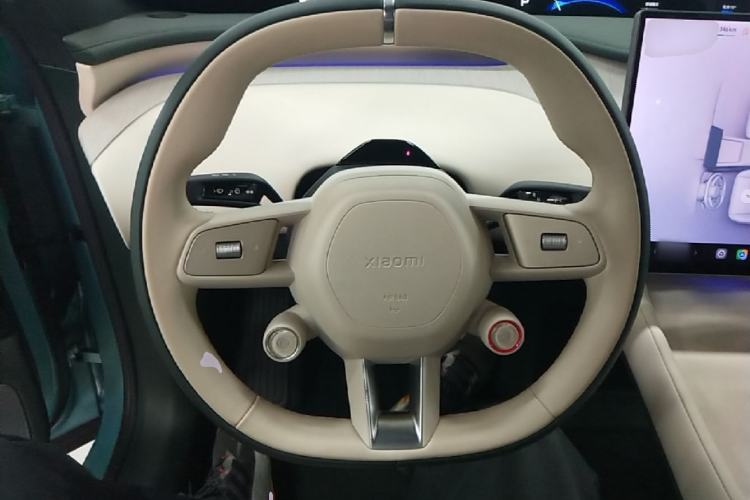Used Xiaomi Auto YU7 2025 Ultra-Long Range Rear-Wheel Drive Version Steering Wheel