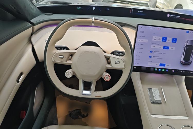 Used Xiaomi Auto YU7 2025 Ultra-Long Range High-Performance All-Wheel-Drive Max Edition Steering Wheel
