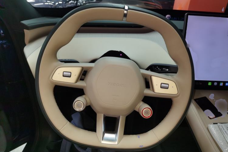 Used Xiaomi Auto YU7 2025 Ultra-Long Range Rear-Wheel Drive Version Steering Wheel