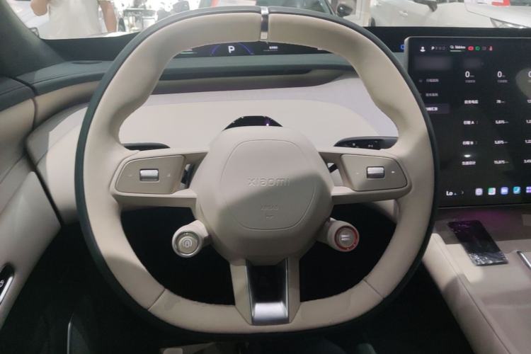 Used Xiaomi Auto YU7 2025 Ultra-Long Range High-Performance All-Wheel-Drive Max Edition Steering Wheel