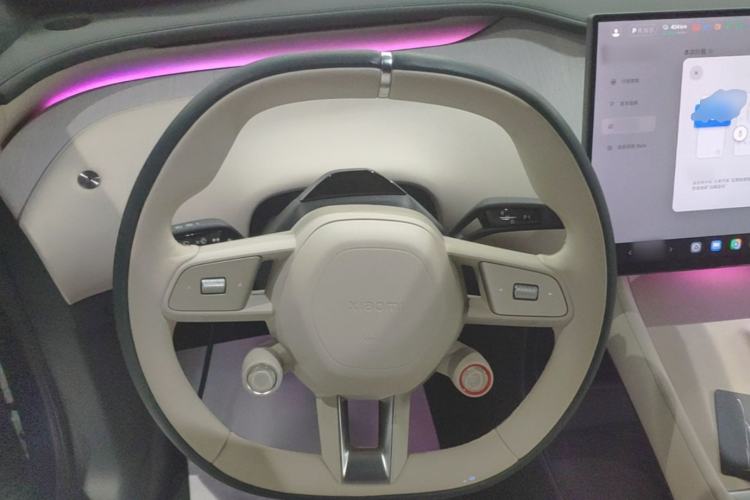 Used Xiaomi Auto YU7 2025 Ultra-Long Range High-Performance All-Wheel-Drive Max Edition Steering Wheel