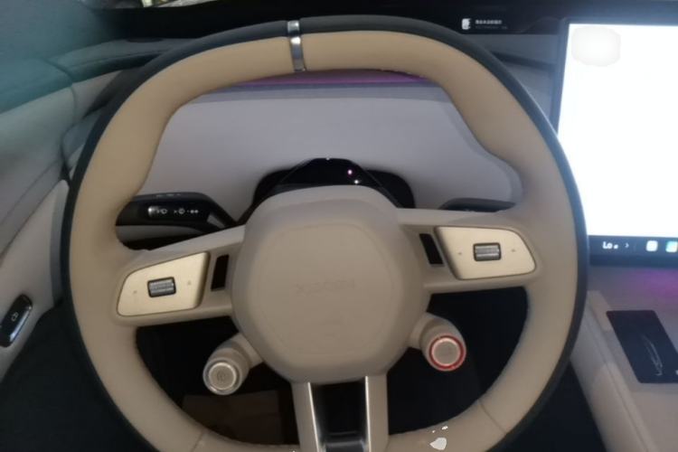 Used Xiaomi Auto YU7 2025 Ultra-Long Range Rear-Wheel Drive Version Steering Wheel