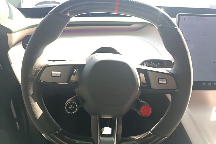 Used Xiaomi Auto YU7 2025 Ultra-Long Range High-Performance All-Wheel-Drive Max Edition Steering Wheel