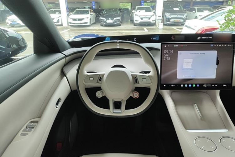 Used Xiaomi Auto YU7 2025 Ultra-Long Range Rear-Wheel Drive Version Steering Wheel
