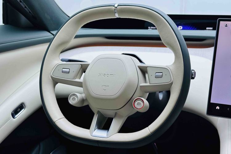 Used Xiaomi Auto YU7 2025 Ultra-Long Range High-Performance All-Wheel-Drive Max Edition Steering Wheel