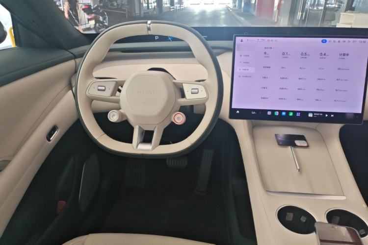 Used Xiaomi Auto YU7 2025 Ultra-Long Range Rear-Wheel Drive Version Steering Wheel