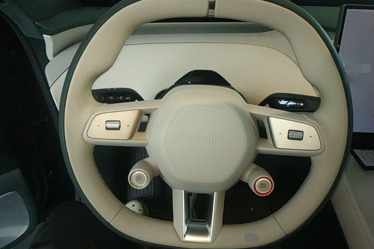 Used Xiaomi Auto YU7 2025 Ultra-Long Range High-Performance All-Wheel-Drive Max Edition Steering Wheel