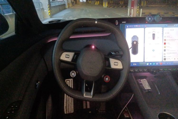 Used Xiaomi Auto YU7 2025 Ultra-Long Range High-Performance All-Wheel-Drive Max Edition Steering Wheel