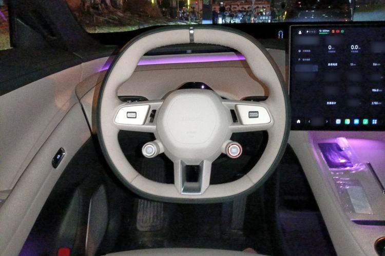 Used Xiaomi Auto YU7 2025 Ultra-Long Range Rear-Wheel Drive Version Steering Wheel