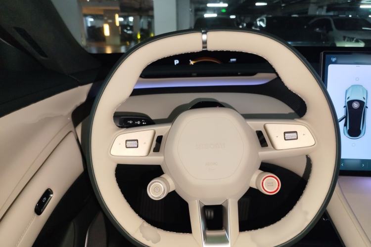 Used Xiaomi Auto YU7 2025 Ultra-Long Range High-Performance All-Wheel-Drive Max Edition Steering Wheel