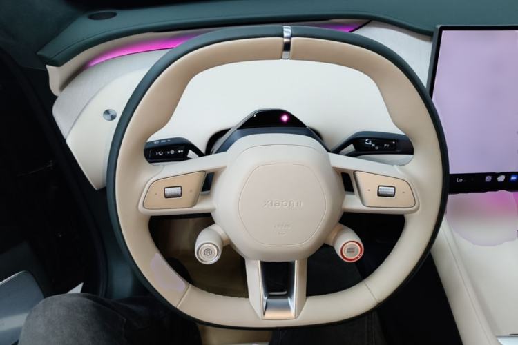Used Xiaomi Auto YU7 2025 Ultra-Long Range High-Performance All-Wheel-Drive Max Edition Steering Wheel