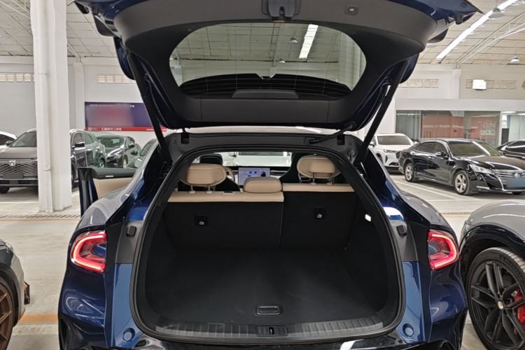 Used Xiaomi Auto YU7 2025 Ultra-Long Range High-Performance All-Wheel-Drive Max Edition Trunk