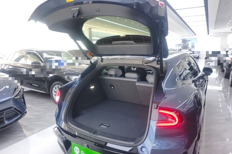 Used Xiaomi Auto YU7 2025 Ultra-Long Range High-Performance All-Wheel-Drive Max Edition Trunk