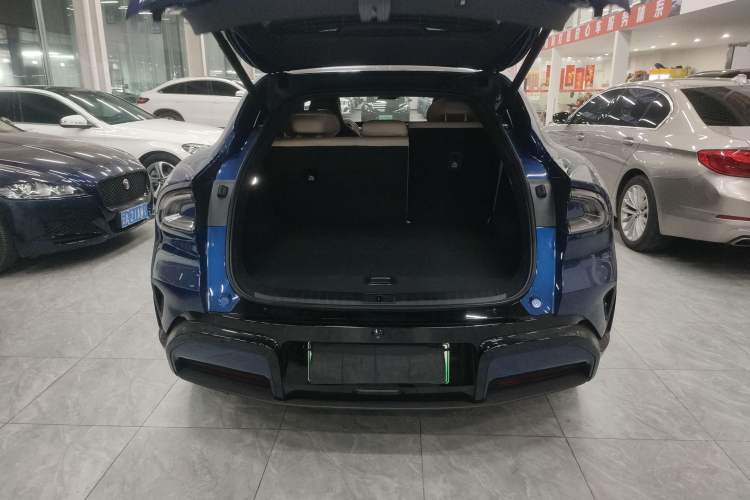 Used Xiaomi Auto YU7 2025 Ultra-Long Range High-Performance All-Wheel-Drive Max Edition Trunk