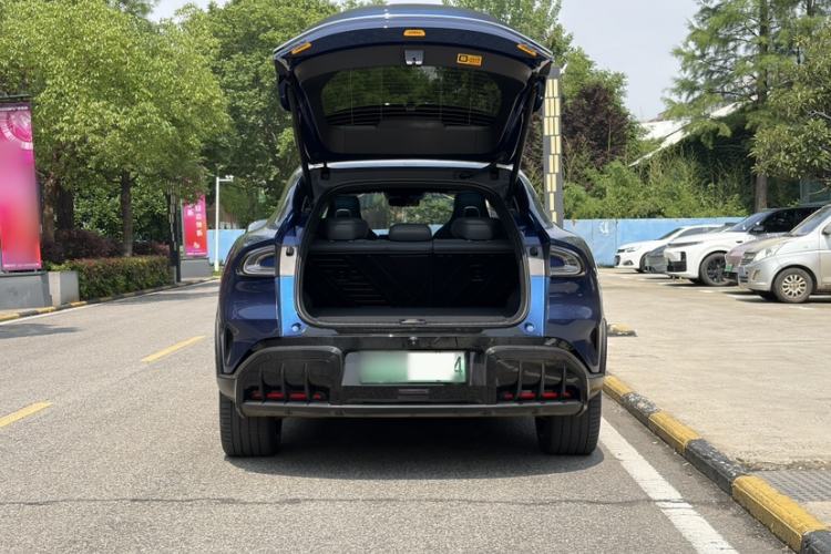 Used Xiaomi Auto YU7 2025 Ultra-Long Range High-Performance All-Wheel-Drive Max Edition Trunk