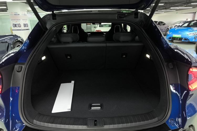Used Xiaomi Auto YU7 2025 Ultra-Long Range High-Performance All-Wheel-Drive Max Edition Trunk
