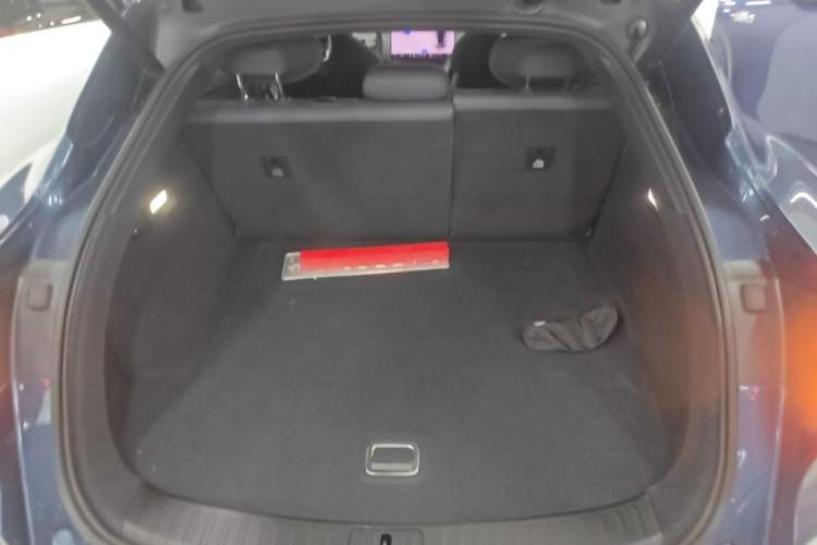 Used Xiaomi Auto YU7 2025 Ultra-Long Range High-Performance All-Wheel-Drive Max Edition Trunk