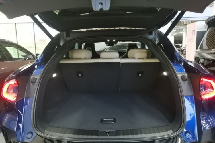 Used Xiaomi Auto YU7 2025 Ultra-Long Range High-Performance All-Wheel-Drive Max Edition Trunk