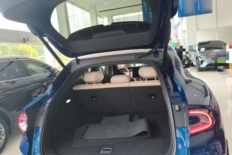 Used Xiaomi Auto YU7 2025 Ultra-Long Range High-Performance All-Wheel-Drive Max Edition Trunk