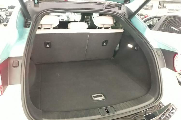 Used Xiaomi Auto YU7 2025 Ultra-Long Range Rear-Wheel Drive Version Trunk