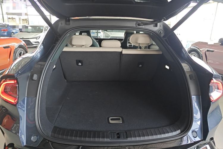 Used Xiaomi Auto YU7 2025 Ultra-Long Range High-Performance All-Wheel-Drive Max Edition Trunk