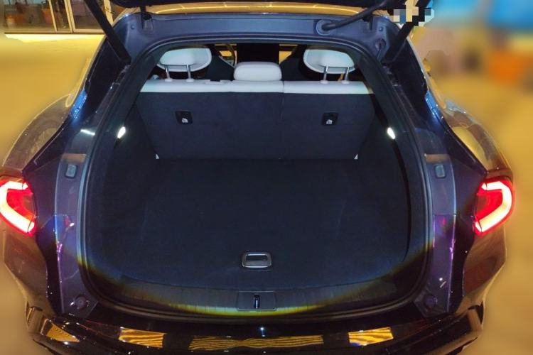 Used Xiaomi Auto YU7 2025 Ultra-Long Range High-Performance All-Wheel-Drive Max Edition Trunk