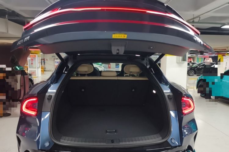 Used Xiaomi Auto YU7 2025 Ultra-Long Range High-Performance All-Wheel-Drive Max Edition Trunk